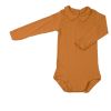 Petit Bateau. Varm cognacfarvet body med spids krave