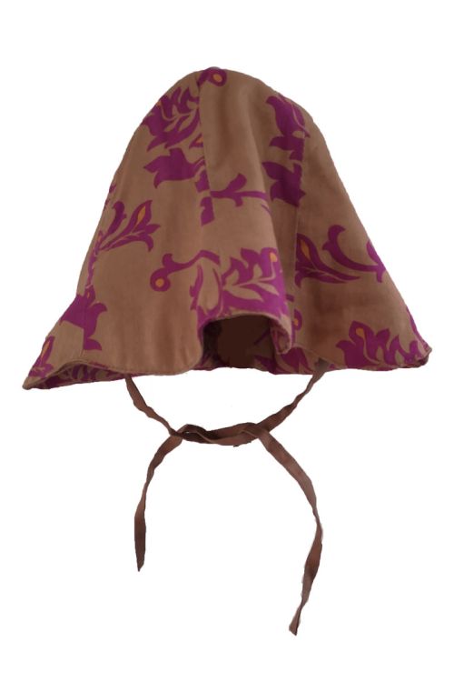 Mini A Ture. Klokkeformet sommerhat i gyldne toner