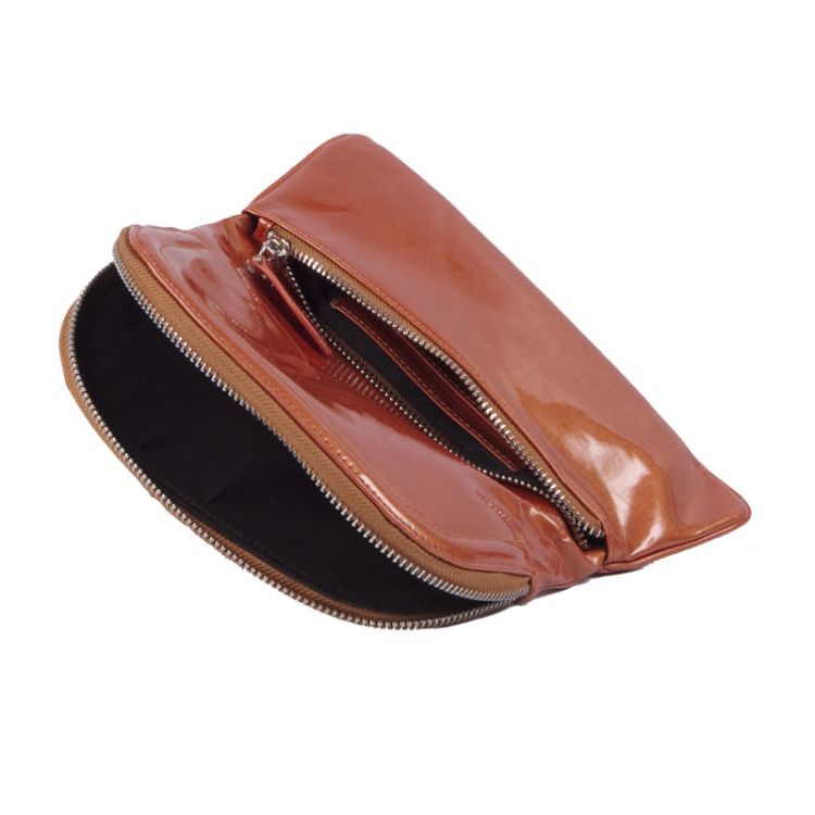 Pia Ries - Clutch / kuverttaske, orange lak, åben