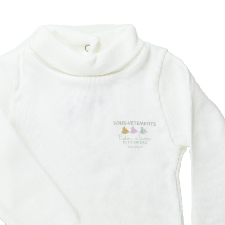 Petit Bateau. Langærmet hvid body med lille rullekrave, udsnit  