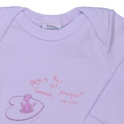 Petit Bateau. Lyslilla body med pink frøer,  udsnit