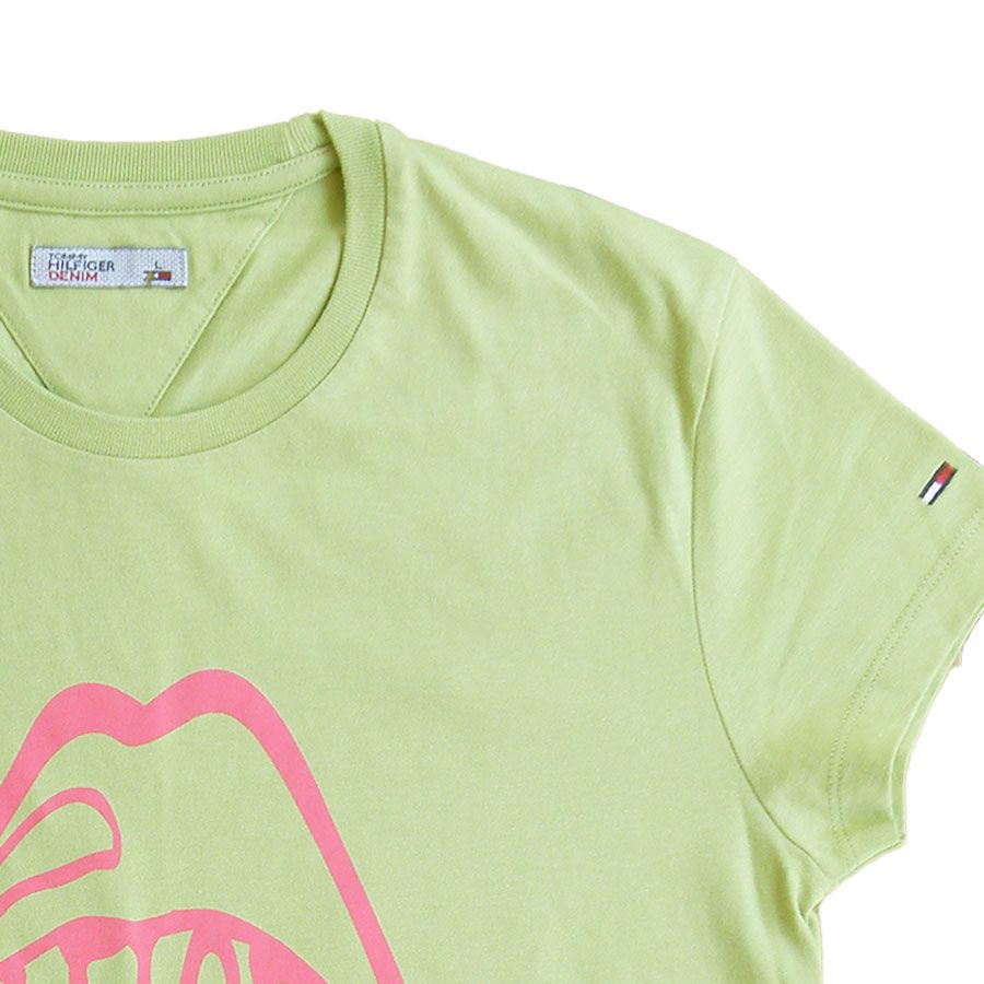 Tommy Hilfiger. Kiwigrøn  t-shirt med abstrakt print
