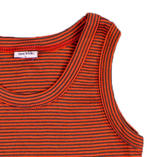 Petit Bateau. Smalstribet undertrøje i rust og marine, udsnit