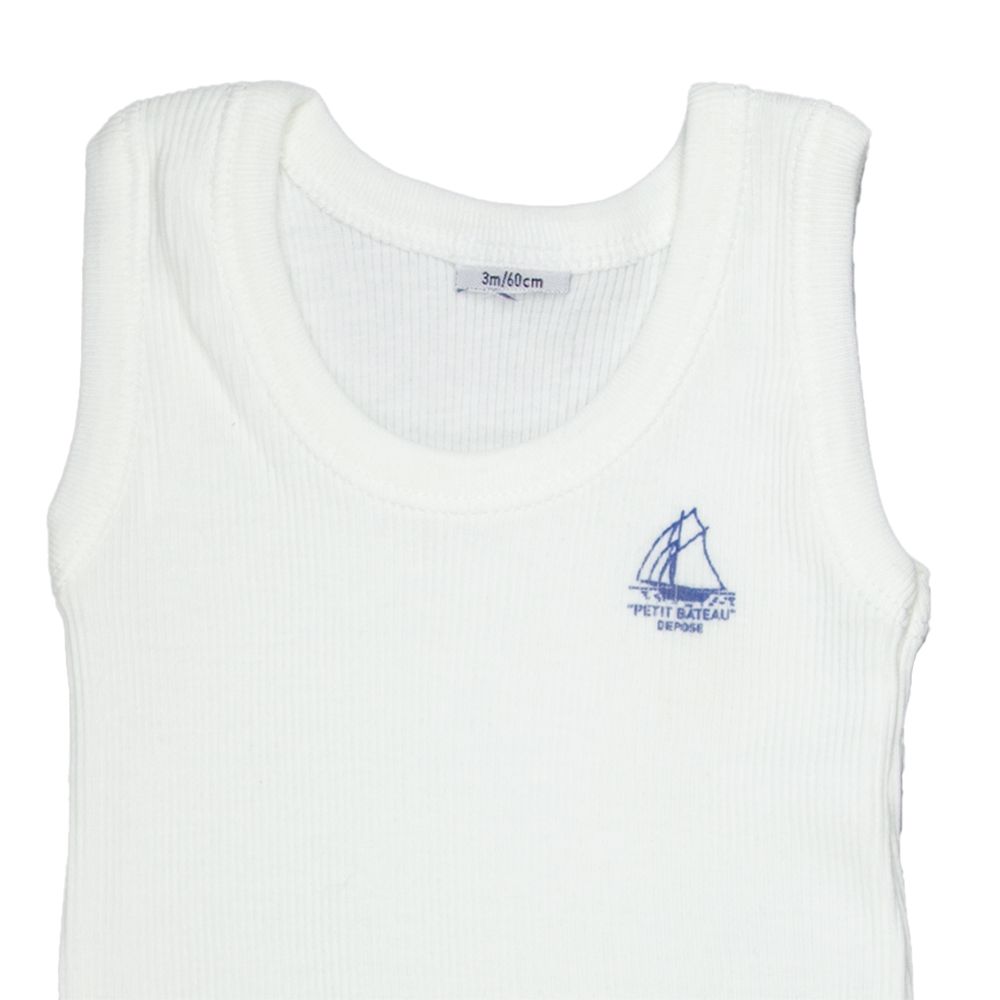 Petit Bateau. Hvid body i smal rib uden ærmer, udsnit