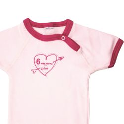 Petit Bateau. Lyserød body med hjerteprint, 6 mdr