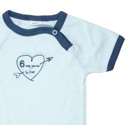 Petit Bateau. Lysebå body med hjerteprint, 6 mdr