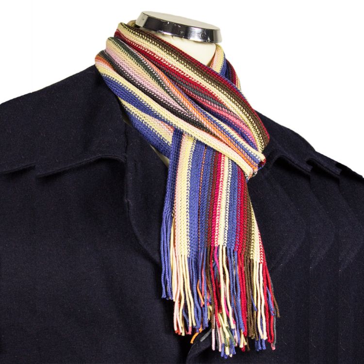 Herretørklæde silkestrik. Blå og røde farver