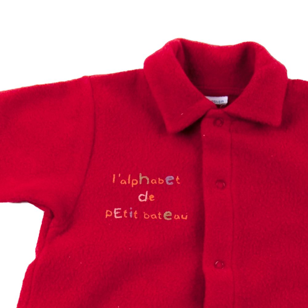 Petit Bateau. Rød fleece sparkedragt , udsnit