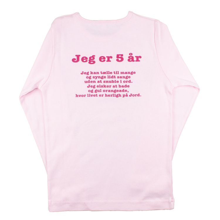Fødselsdagsbluse 5 år.  Lyserød med vers på ryggen