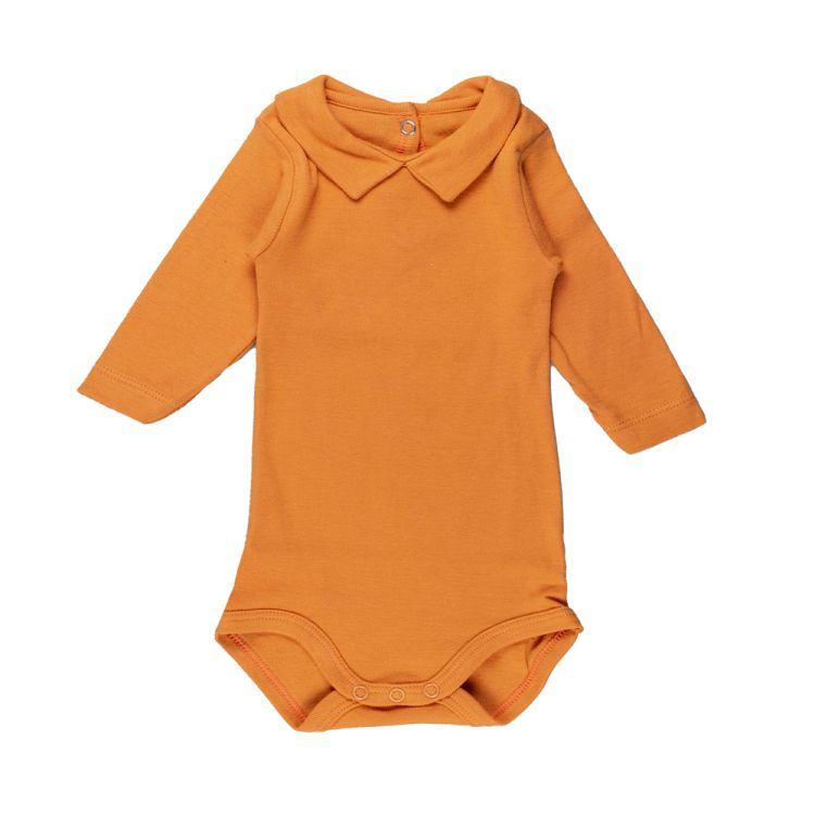 Petit Bateau. Varm cognacfarvet body med spids krave