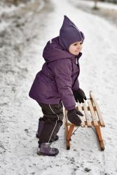 Mikk-Line. Skihandsker - Raisin. Pige med kælk