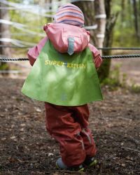 Barn set bagfra med grøn Kattnakken superkappe